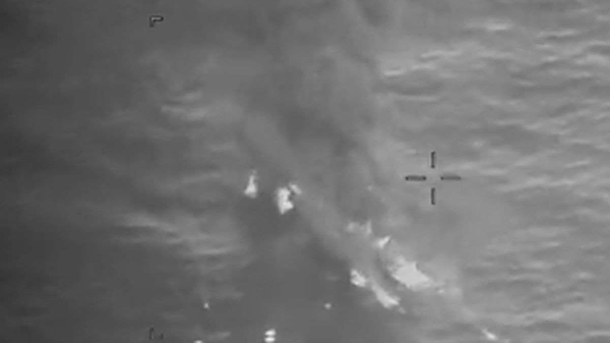 Estados Unidos anunció este martes la destrucción de una nueva lancha supuestamente asociada a estructuras del narcotráfico en aguas internacionales del Pacífico y aseguró que los tres tripulantes de la nave fueron asesinados.