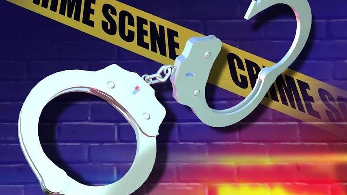 Un agente de la policía de Miami, quien estaba bajo vigilancia por un “caso administrativo en curso” fue arrestado en la madrugada del domingo 21 de agosto de 2022 por presuntamente conducir ebrio y por posesión de cocaína.