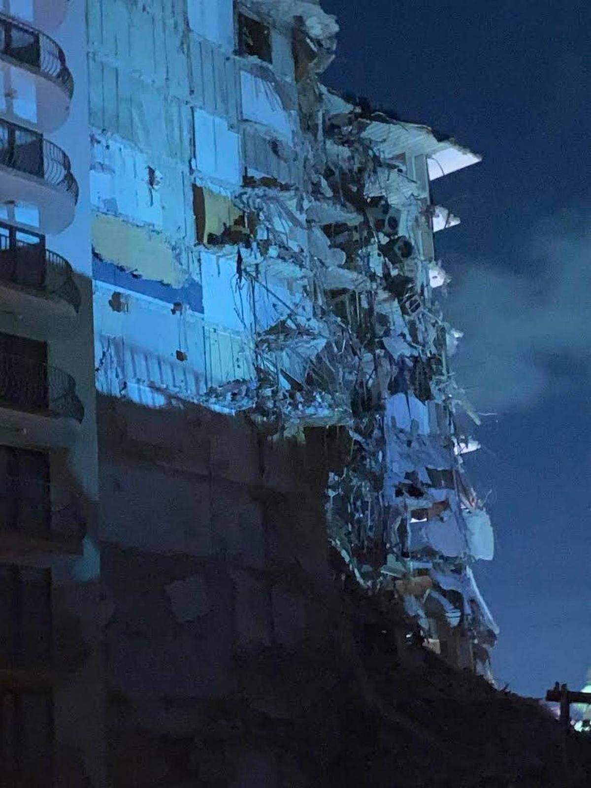 La esposa de Santo Mejil, que es la cuidadora de una anciana en el noveno piso de Champlain Towers, tomó esta foto después del colapso.