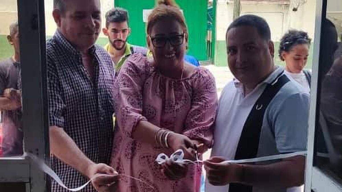 La nueva tienda de Correos de Cuba ofrece servicios de impresión y fotocopia de documentos, muy demandados por los cubanos en medio de peticiones masivas de visado y otros trámites migratorios.