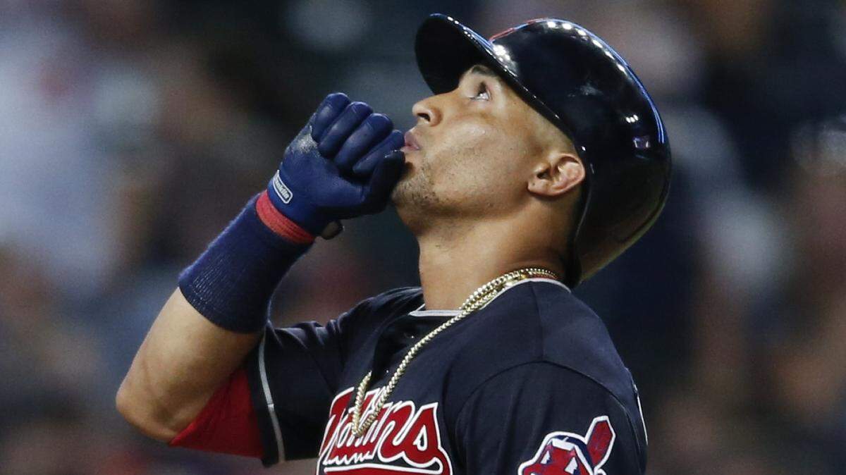 Leonys Martín celebra un cuadrangular contra los Angelinos, el 3 de agosto en Cleveland.