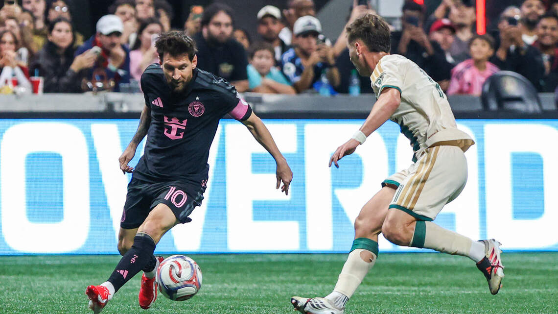 Messi deslumbra en el triunfo del Inter Miami y mantiene vivo el sueño de los mil goles