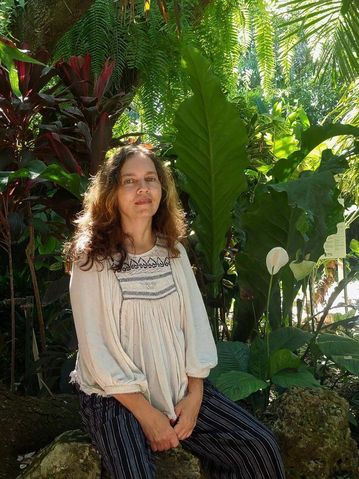 Cosecha literaria Miami, 2025. Historias y relatos que laten en la ciudad, presentadas por María Cristina Fernández