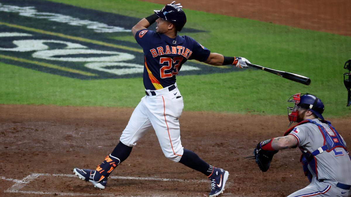El cinco veces All-Star y campeón de serie Mundial Michael Brantley anunció su retiro el viernes después de 15 temporadas en las Grandes Ligas.