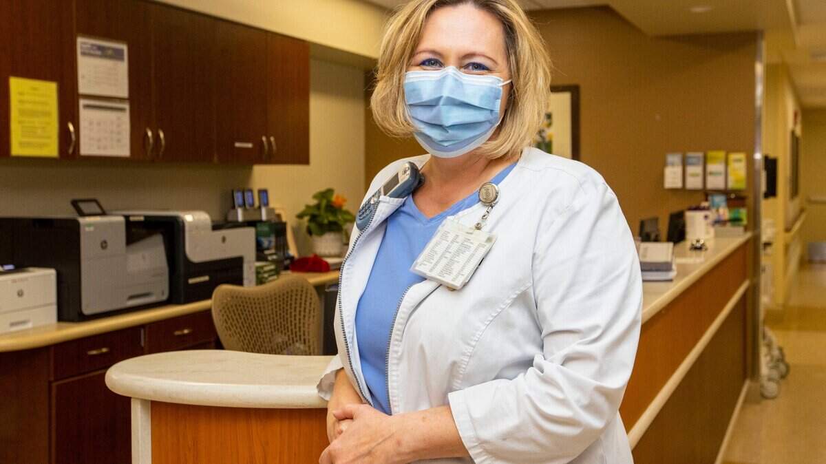 Yekaterina Ilina, enfermera registrada de South Miami Hospital en Baptist Health fue actriz en el Actors Playhouse y estudió en la Academia Rusa de Artes Teatrales en Moscú.
