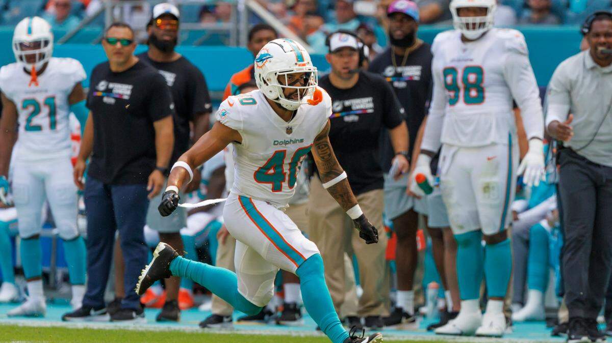 Uno de los estelares cornerbacks de los Dolphins, Nik Needham, fue puesto el jueves en la lista de físicamente incapaz de competir, a pocos días de inicio del campamento de entrenamiento del conjunto de Miami.