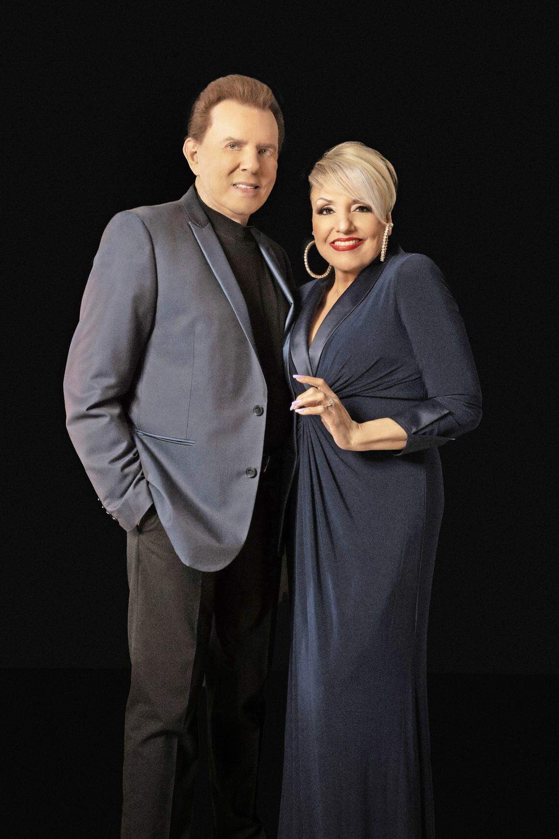 Los cantantes cubanos Meme Solís y Malena Burke.