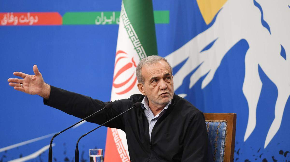 El presidente de Irán, Masoud Pezeshkian, da una conferencia de prensa el 16 de septiembre de 2024, en Teherán.