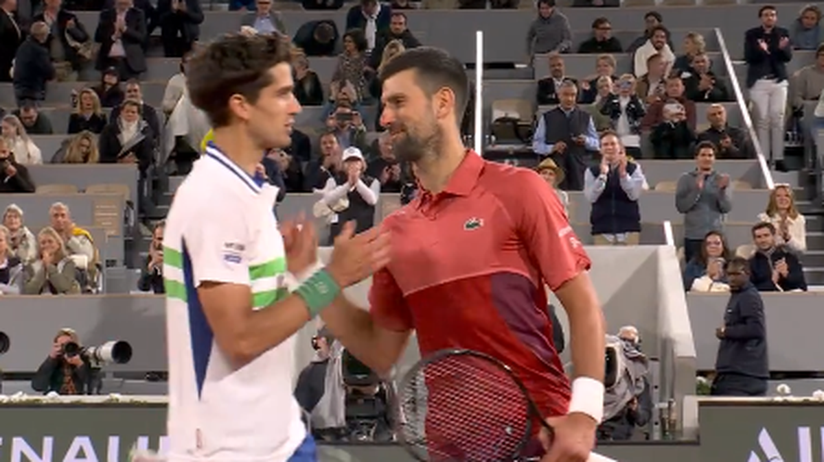 El serbio Novak Djokovic se impuso el martes 6-4, 7-6 (3) y 6-4 al francés Pierre-Hugues Herbert, en su debut en Roland Garros.