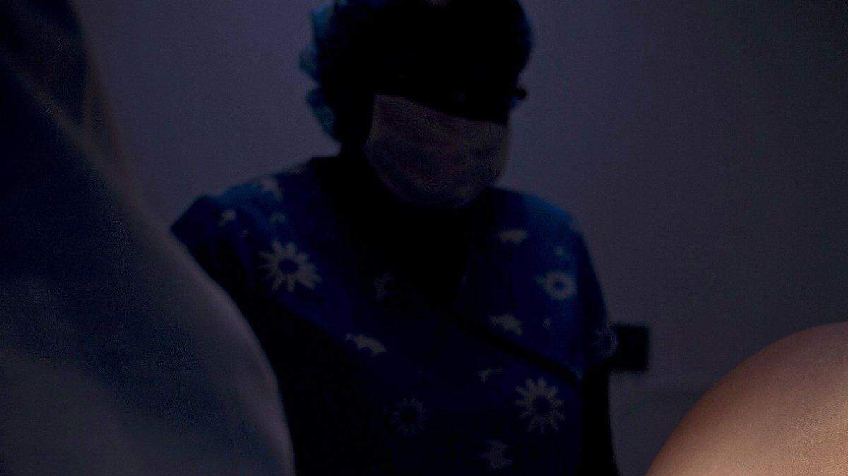 Yuli Cruz, de 27 años se prepara para ser operada y así eliminar centímetros de piel que le incomodaban y generaban malos olores tras perder 49 kilos. 