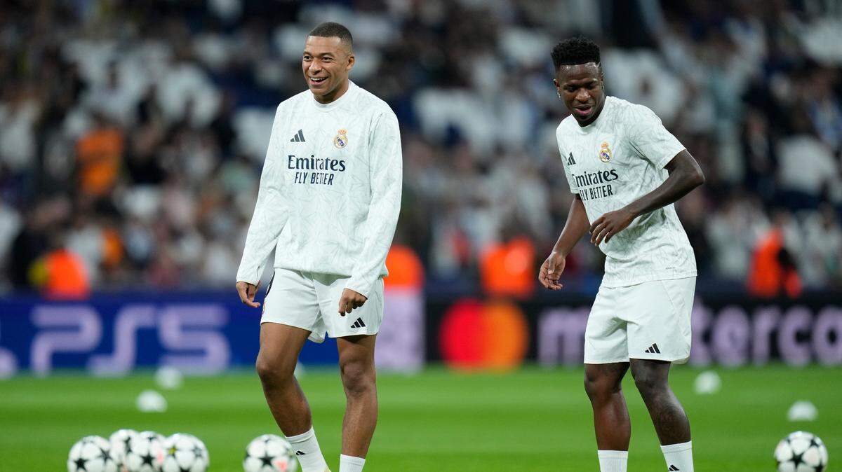 Kylian Mbappé (izq.) y Vinicius han anotado 46 goles en todas las competiciones con el Real Madrid, 28 del francés y 18 del brasileño.