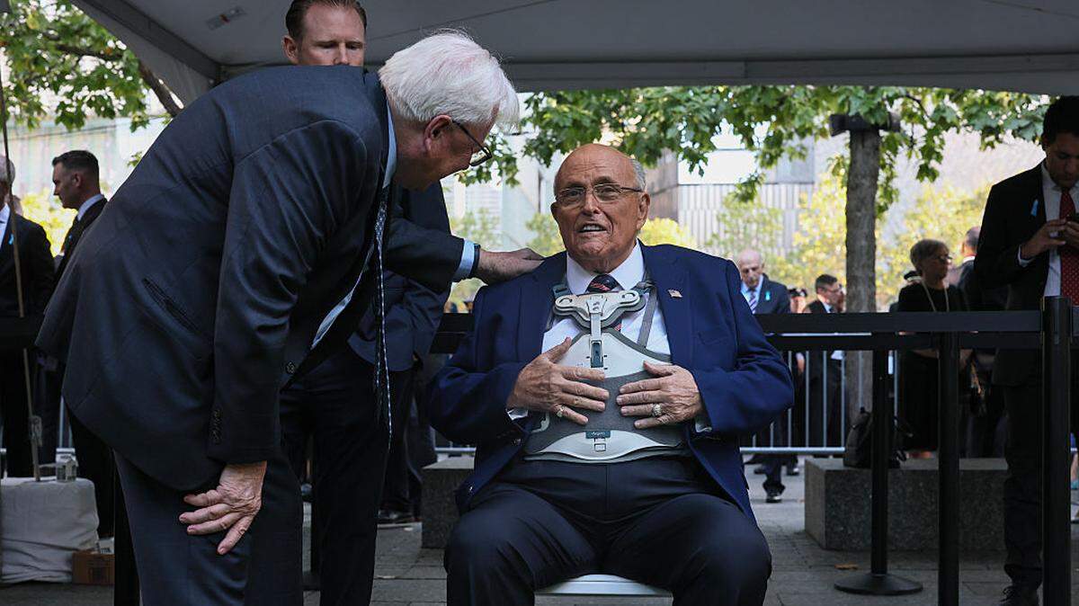  El exalcalde de Nueva York Rudy Giuliani fue hospitalizado este domingo en Florida en condición crítica, pero estable, según informó su portavoz -en un comunicado- que no precisó los motivos.
