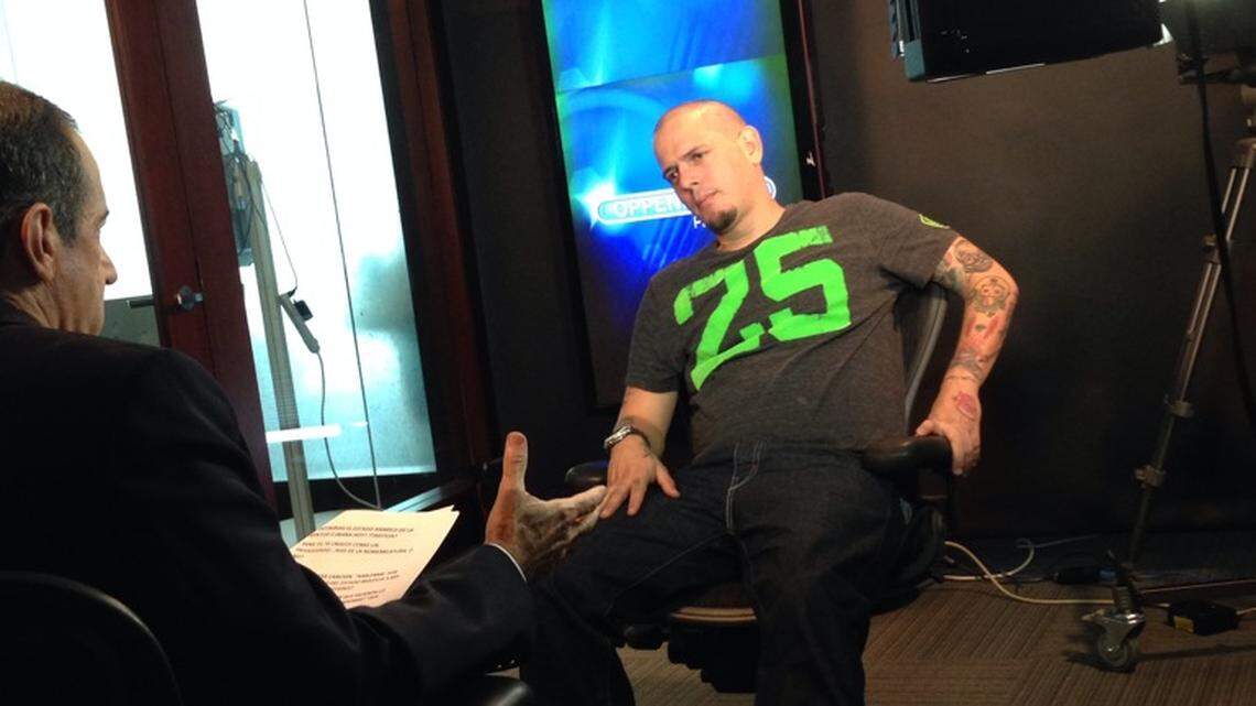 Silvito El Libre es entrevistado por Andrés Openheimer durante una visita a Miami en el año 2013.