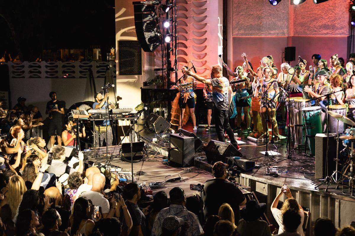 Miamibloco actuando en el Miami Beach Bandshell el año pasado.