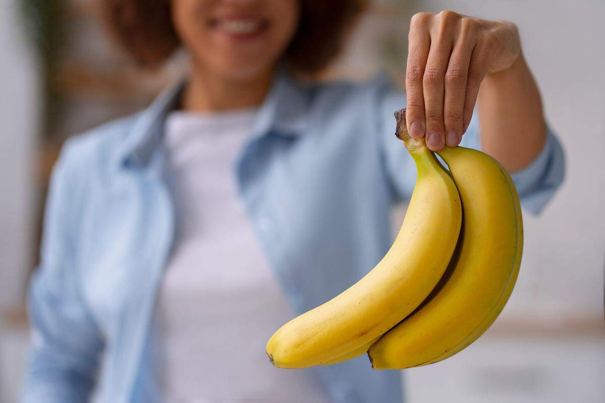Aumenta el consumo de alimentos ricos en triptófano como el plátano.