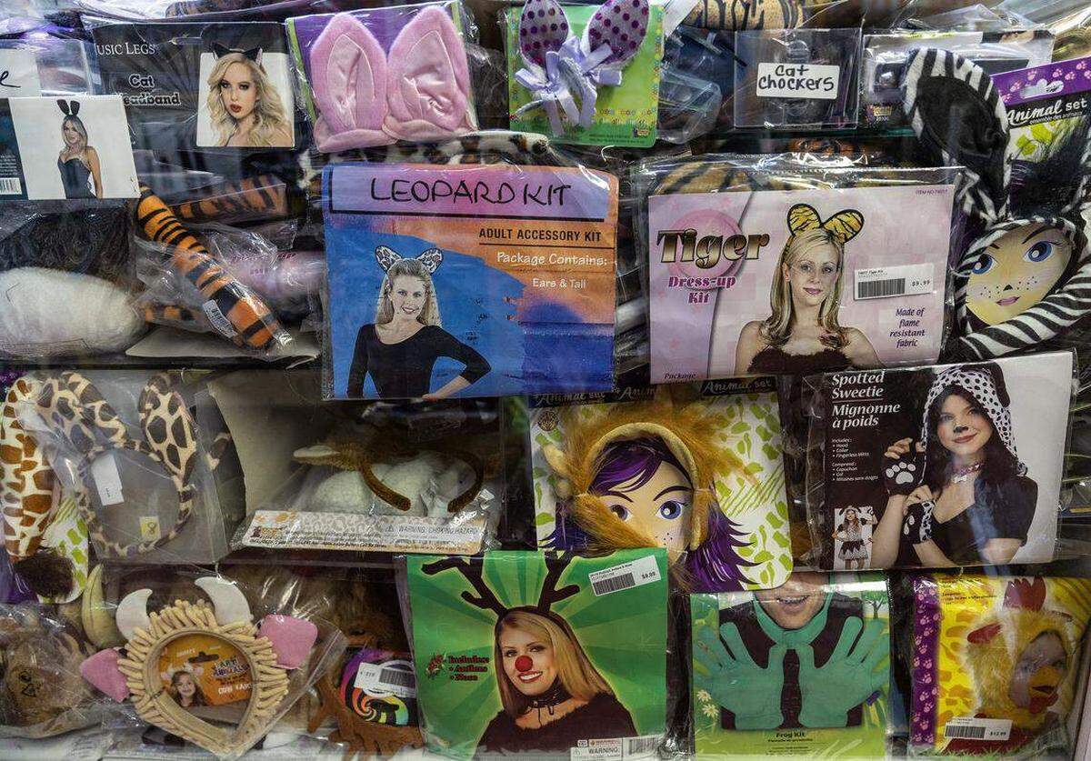 Artículos a la venta antes de Halloween.