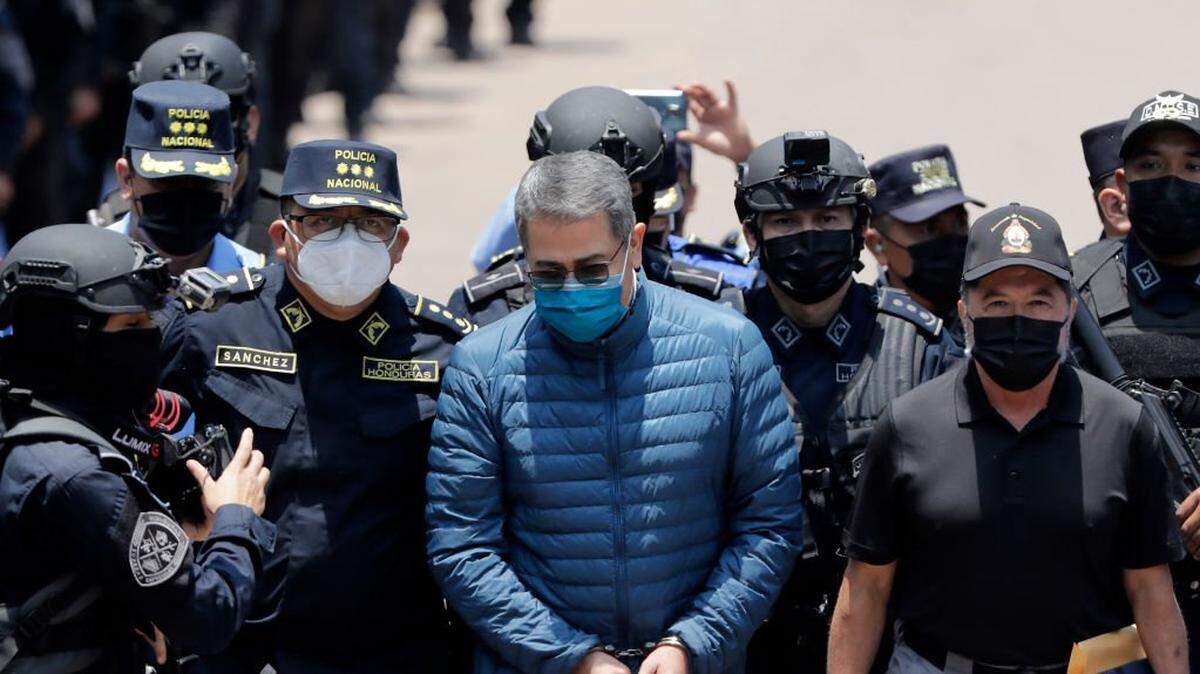 Foto de archivo de la extradición del expresidente Juan Orlando Hernández a Estados Unidos el 21 de abril de 2022 en Tegucigalpa, Honduras. 