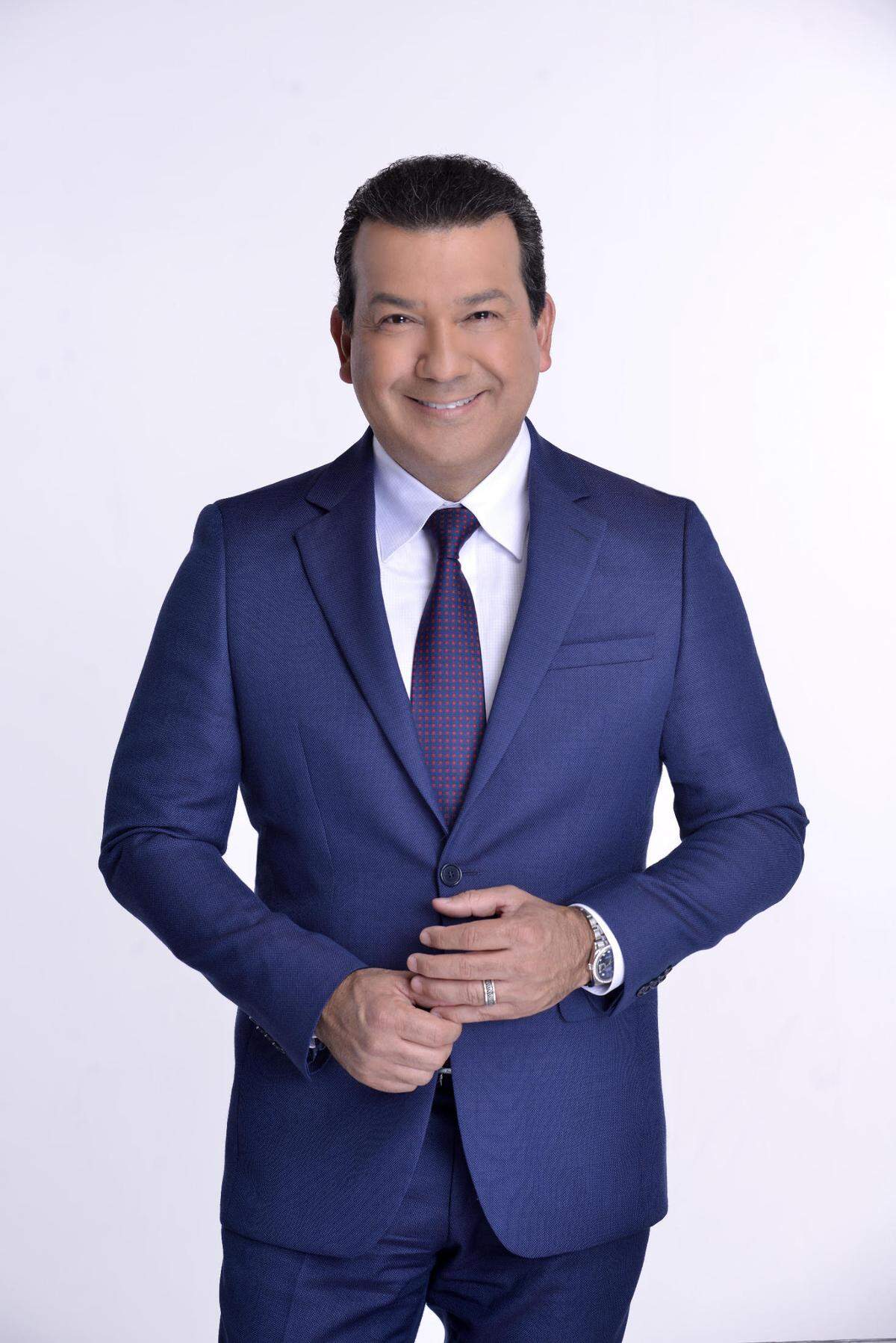 El periodista colombiano Mario Andrés Moreno, que conducía el noticiero de Mega TV, ya no trabajará más para la compañía de medios en español Spanish Broadcasting System.