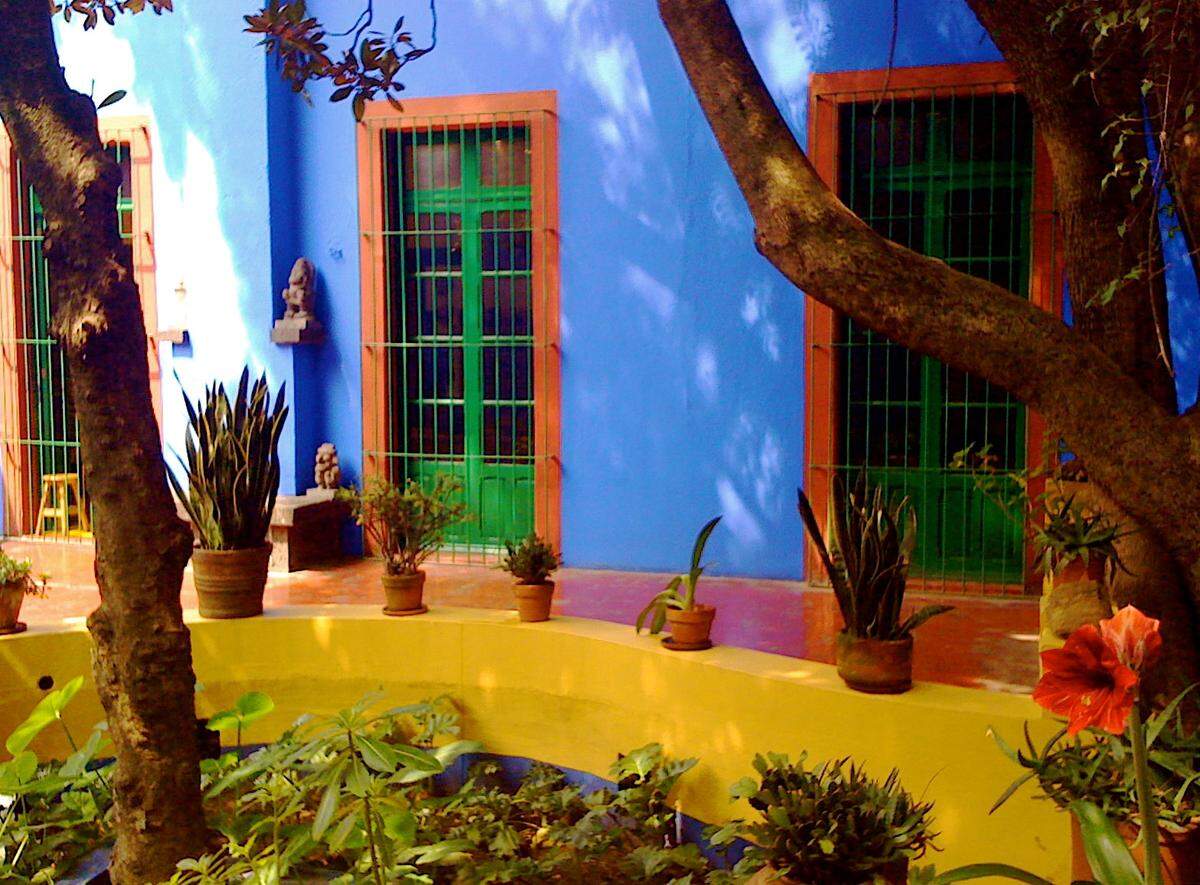 Rincón de la Casa Azul, donde vivieron Frida Kahlo y Diego Rivera, en México.