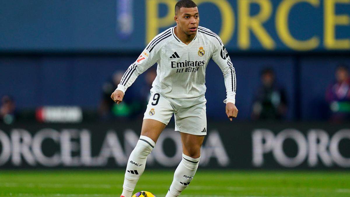 Kylian Mbappé, autor de los dos goles del Real Madrid, en el triunfo ante el Villarreal, el el partido de liga este 15 de marzo de 2025, en el Estadio de La Cerámica en Villarreal, España.