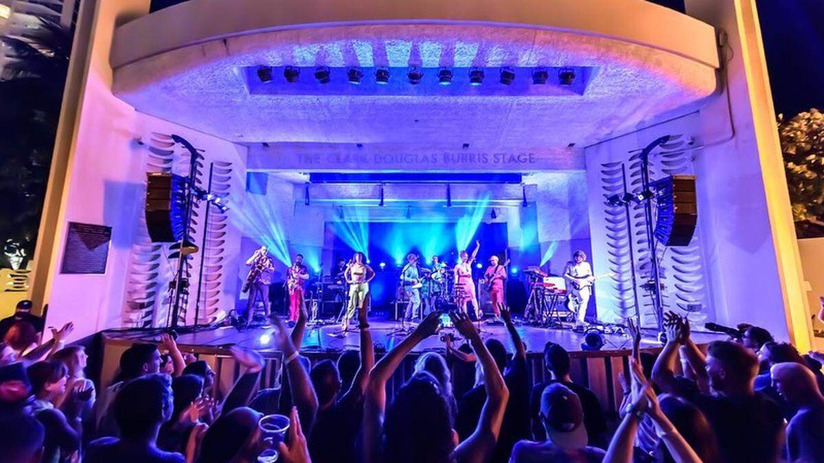 ¡Disfruta de la celebración en North Beach Bandshell con Magic City Hippies!