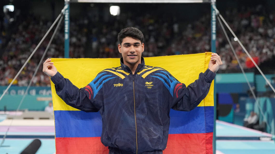 Gimnasta colombiano de 17 años hace historia con una medalla de plata en París