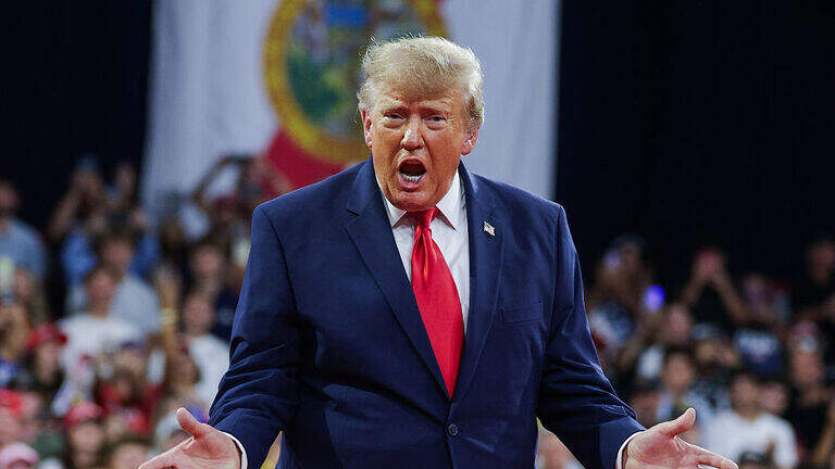 Trump llama “repugnante” a un reportero que cuestionó su estado de salud