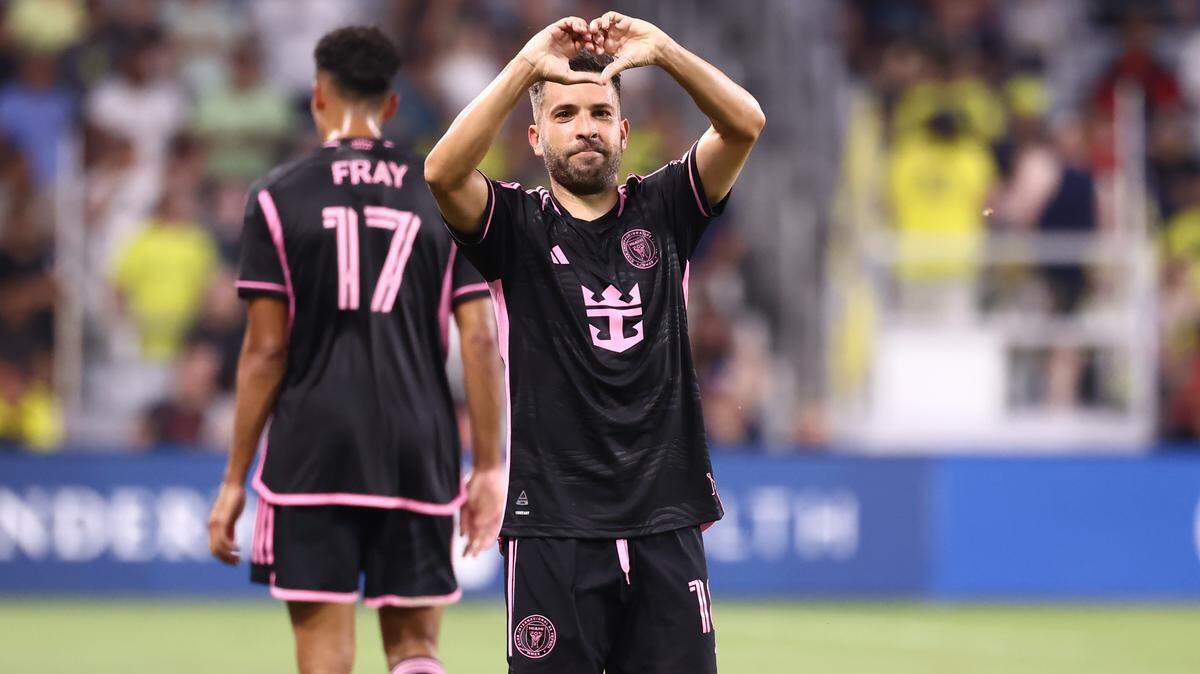 Jordi Alba celebra después de marcar un golazo para el Inter Miami en el triunfo 2-1 contra Nashville, el 29 de junio de 2024 en Nashville, Tennessee.