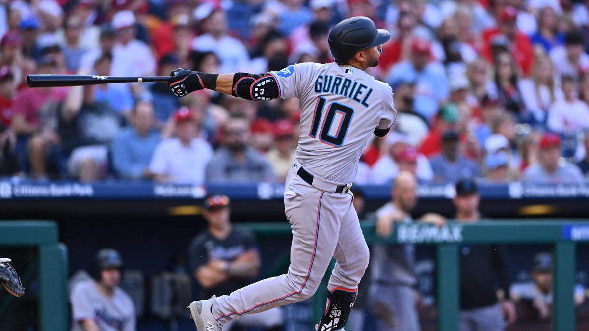 A pesar de solo haber visto acción como titular en el 44 por ciento de los juegos de los peces, Yuli Gurriel es el único bateador de todo el equipo en estar por encima de la mítica marca de los 300, más allá del venezolano Arráez, quien lidera a todas las Grandes Ligas con astronómico 438.