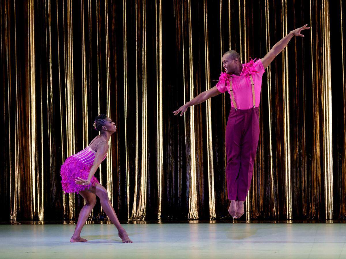Khalia Campbell y Christopher Taylor en “Century” de Amy Hall Garner. 