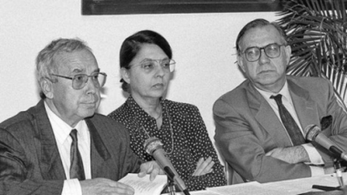 Pablo García Baena (i), Rosario Hiriart y Rafael Pérez Estrada (d). (PINTEREST/ MIAMI BOOK FAIR)