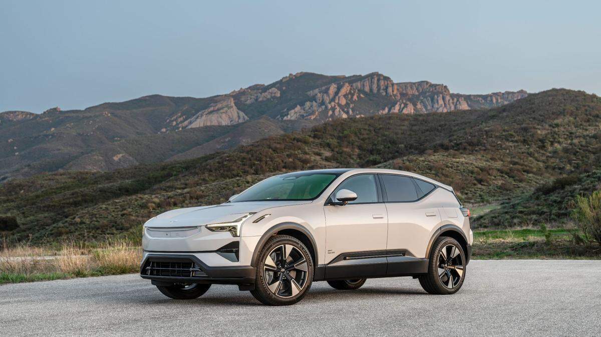 El Polestar 3 del 2025 es atractivo, con un estilo distintivo y una conducción suave. Sus interior es elegante, moderno y de uso intuitivo sencillo. La experiencia de conducción deportiva es otro punto a su favor.