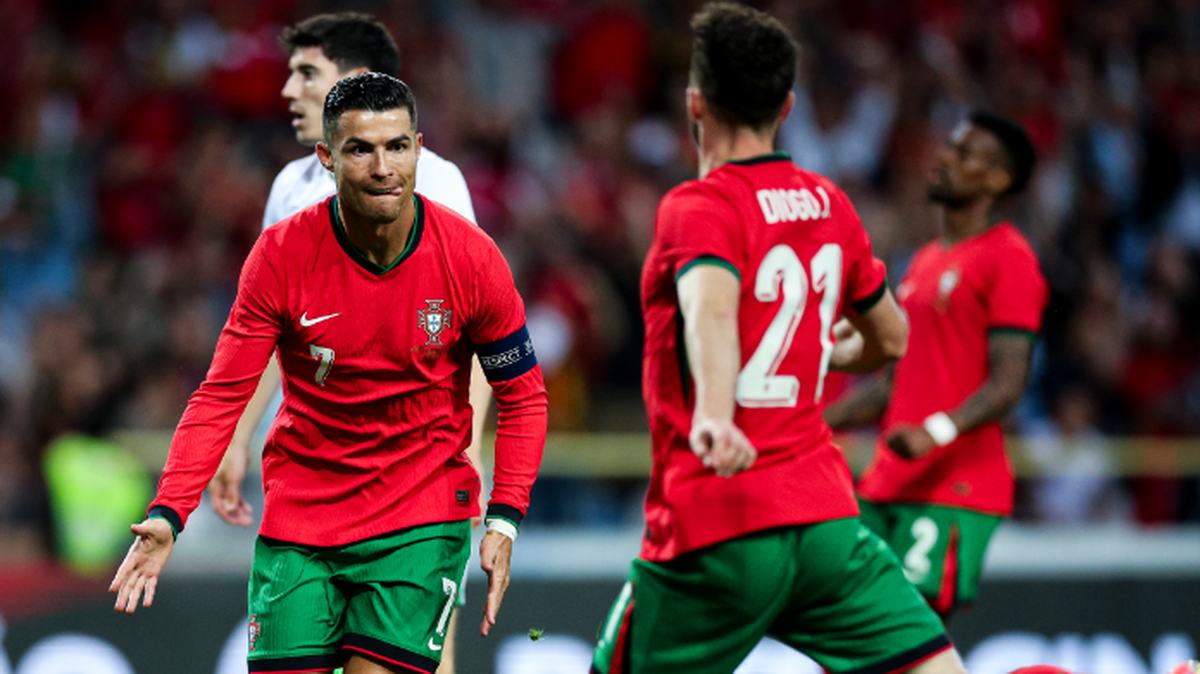 Portugal concluyó su preparación para la Eurocopa-2024 con un triunfo 3-0 sobre Irlanda este martes en Aveiro con un doblete de Cristiano Ronaldo, que se mostró en gran forma después de haberse perdido los tests previos de su selección.