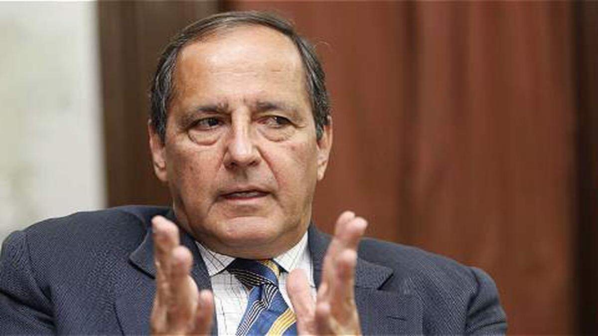 Juan Camilo Restrepo, ex ministro de agricultura de Colombia y negociador con el ELN.