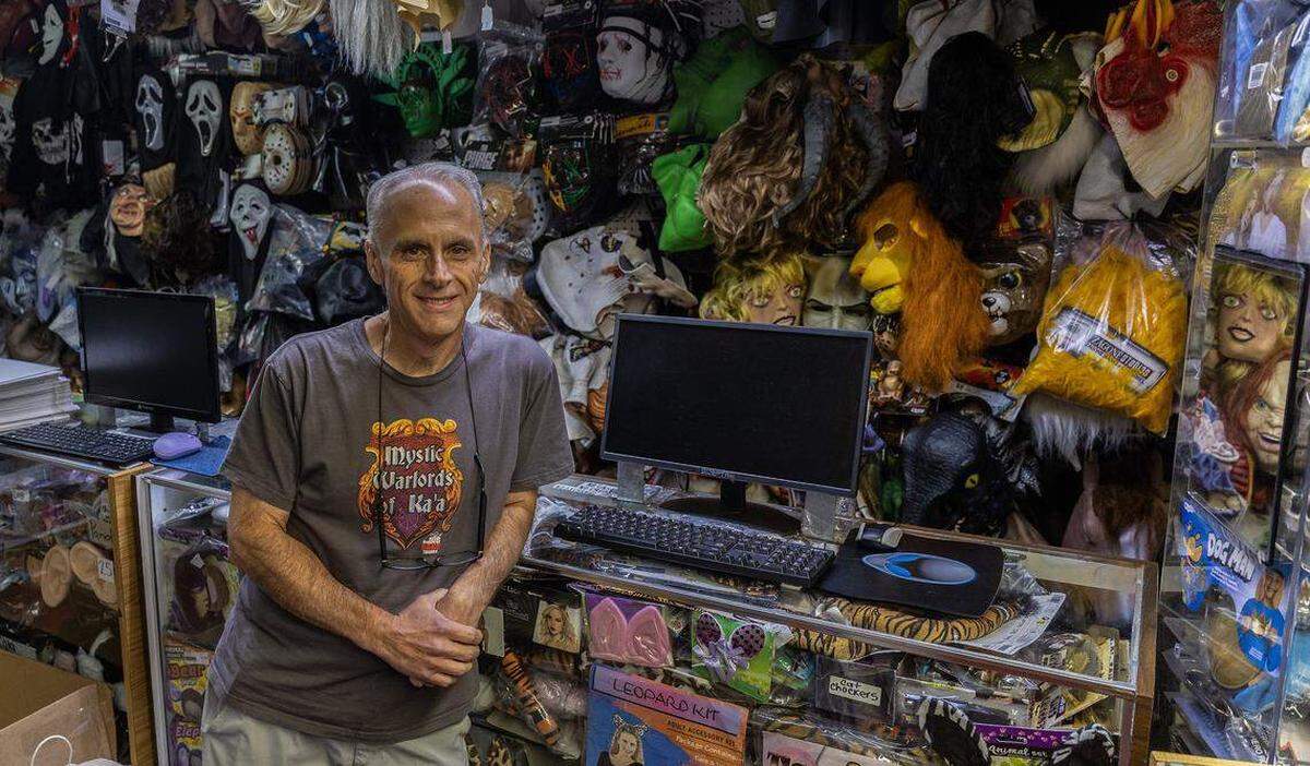 Jorge Torres, gerente de la tienda.
