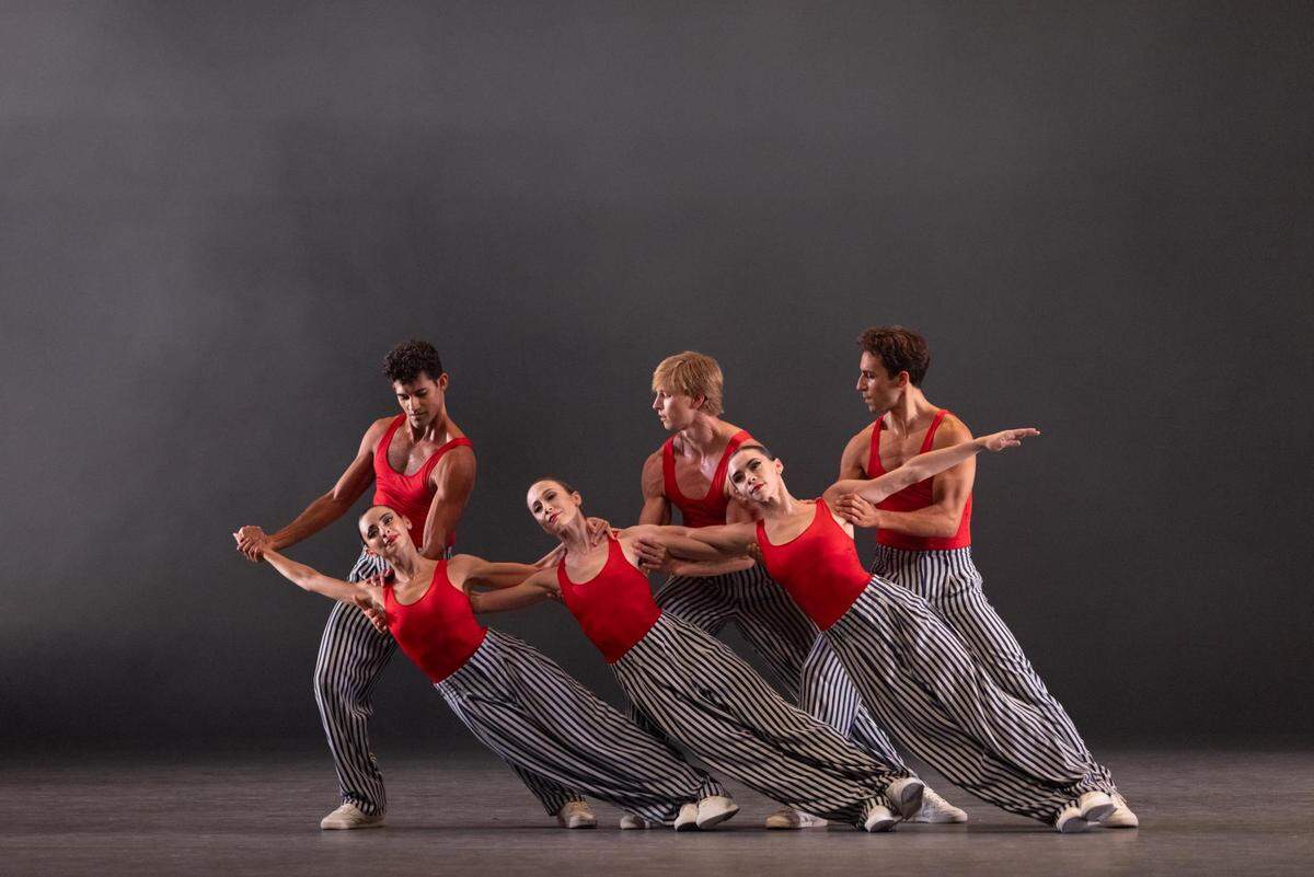 Las tres parejas de “In the Upper Room”, coreografía de Twyla Tharp.