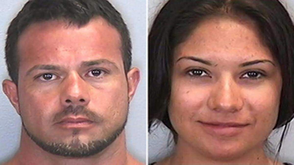 José Caballero, de 40 años, y Elissa Alvarez, de 20 años, fueron acusados cada uno de dos cargos de conducta lasciva por tener relaciones sexuales en una playa pública el 20 de julio del 2014.  
