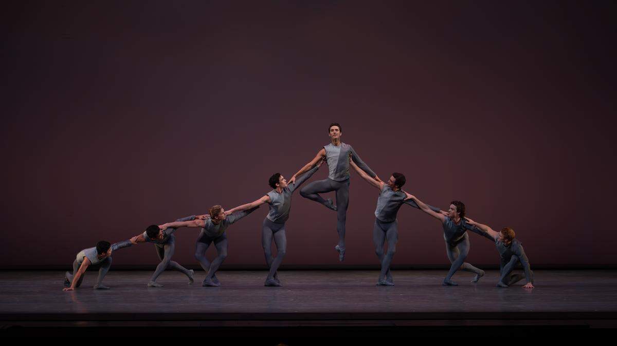 Los bailarines de Miami City Ballet en “Rosas del Sur (Tres Valses para Toby)”, coreografía de Alexei Ratmansky. 