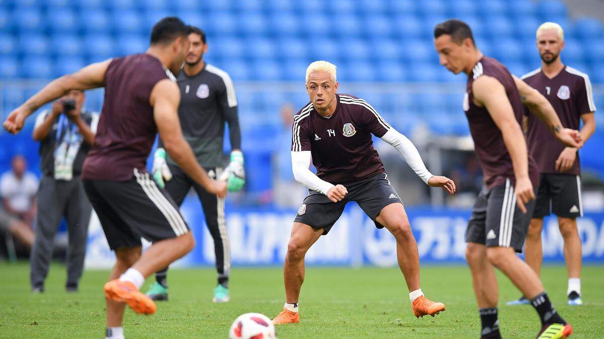 Jugadores de México participan en un entrenamiento el domingo 1ro de julio de 2018 en Samara, Rusia, previo al partido con Brasil.