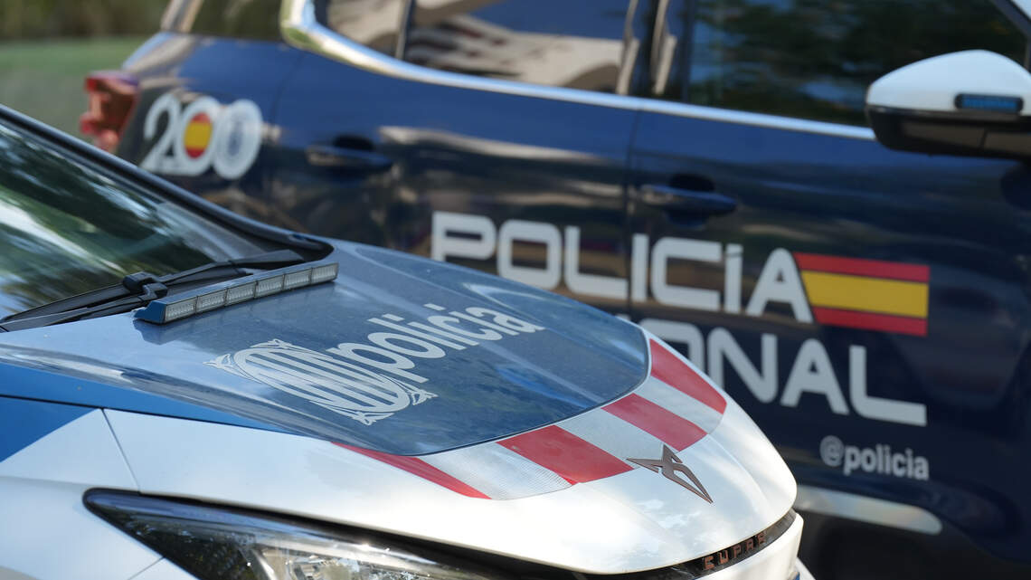 Hallan en España cadáver de un hombre muerto hacía años en su casa, donde vivían su mujer y su hija