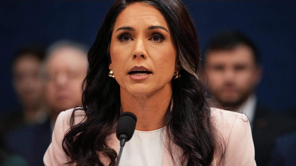 La directora de Inteligencia Nacional de Estados Unidos, Tulsi Gabbard, testifica durante una audiencia del Comité Selecto de Inteligencia de la Cámara de Representantes el 19 de marzo de 2026 en Washington, DC.