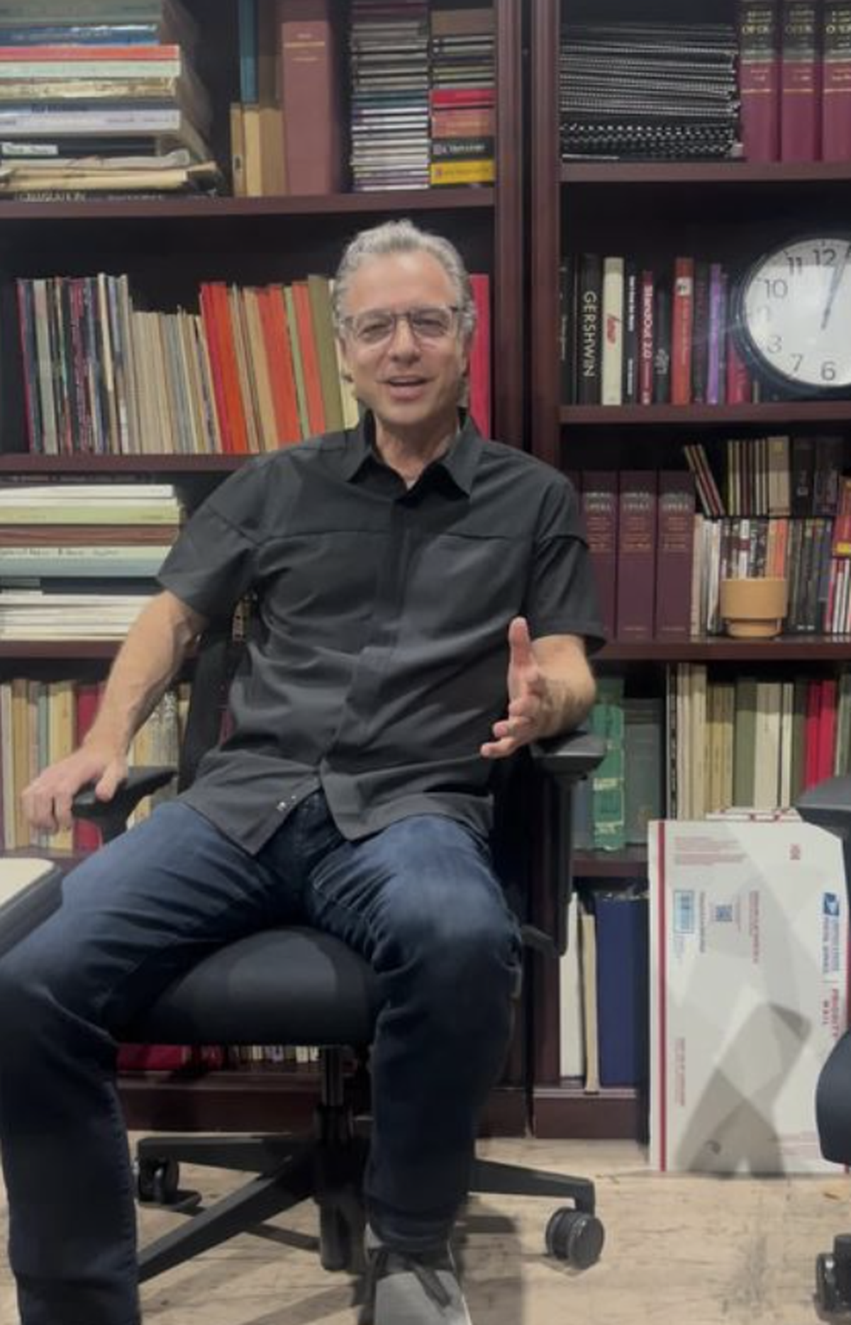 “La creación fue básicamente mía, diseñada como una forma de atraernos a la historia a través de la perspectiva de la juventud imaginativa”, dice el director Jeffrey Marc Buchman.