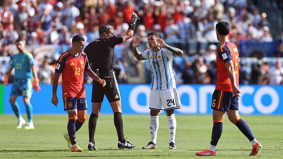 De Zinedine Zidane a Enzo Fernández: los expulsados más célebres en finales de Copas Mundiales