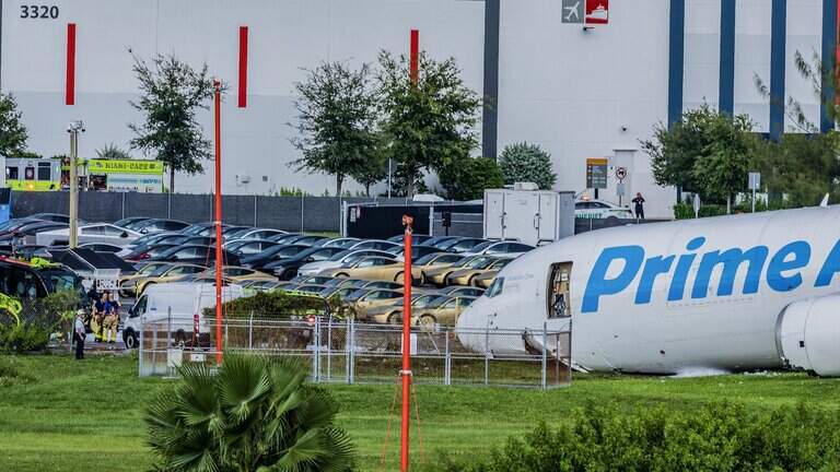 ‘Fue surrealista': testigo relata el momento en que avión de Amazon se estrelló en Miami