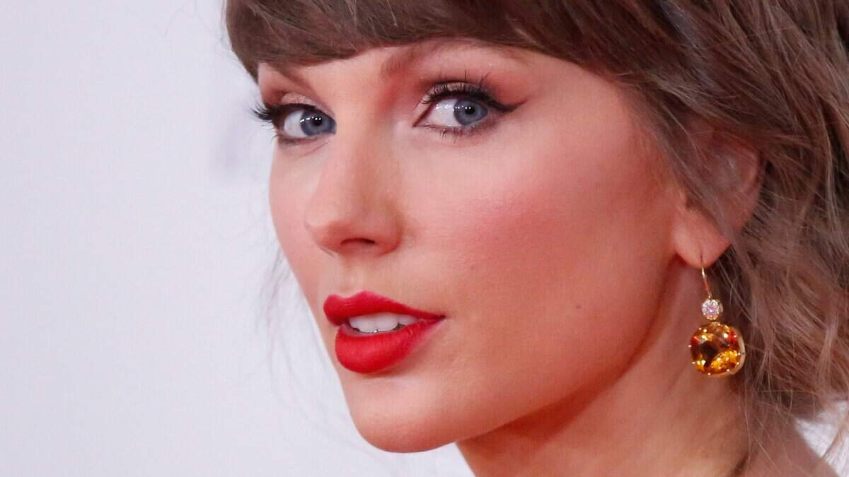 La homenajeada, cantante y compositora estadounidense Taylor Swift, asiste a la 55.ª Gala Anual de Incorporación y Premios del Salón de la Fama de los Compositores (Songwriters Hall of Fame) en Nueva York, el 11 de junio de 2026.