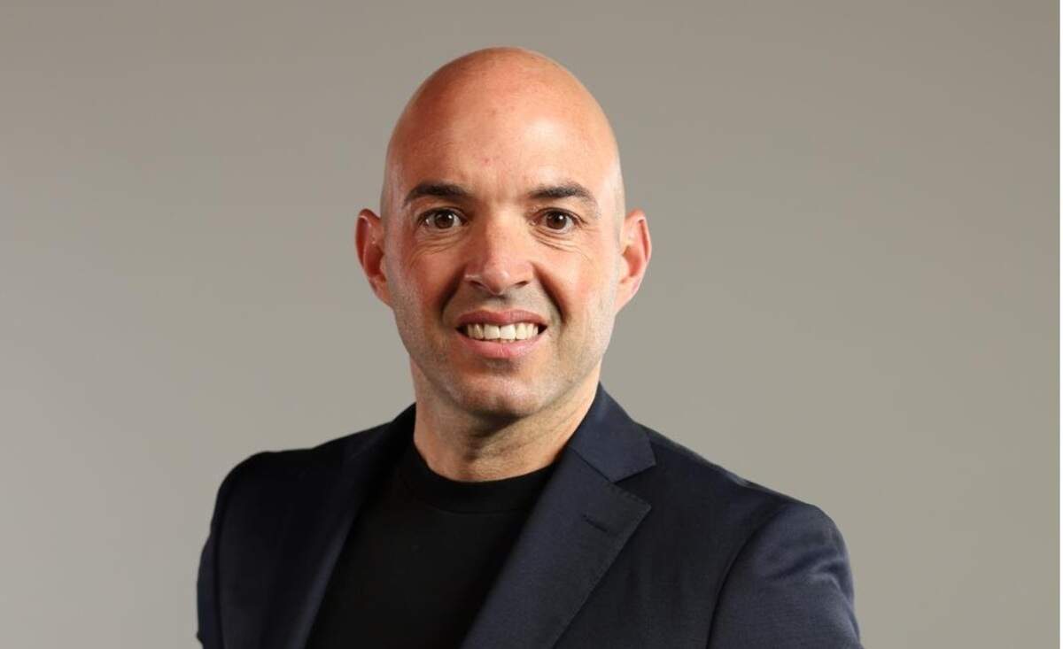 Yoel Sardiñas es un inversionista en la bolsa de Nueva York y conferencista exitoso. Fundador y CEO de Investep Academy.