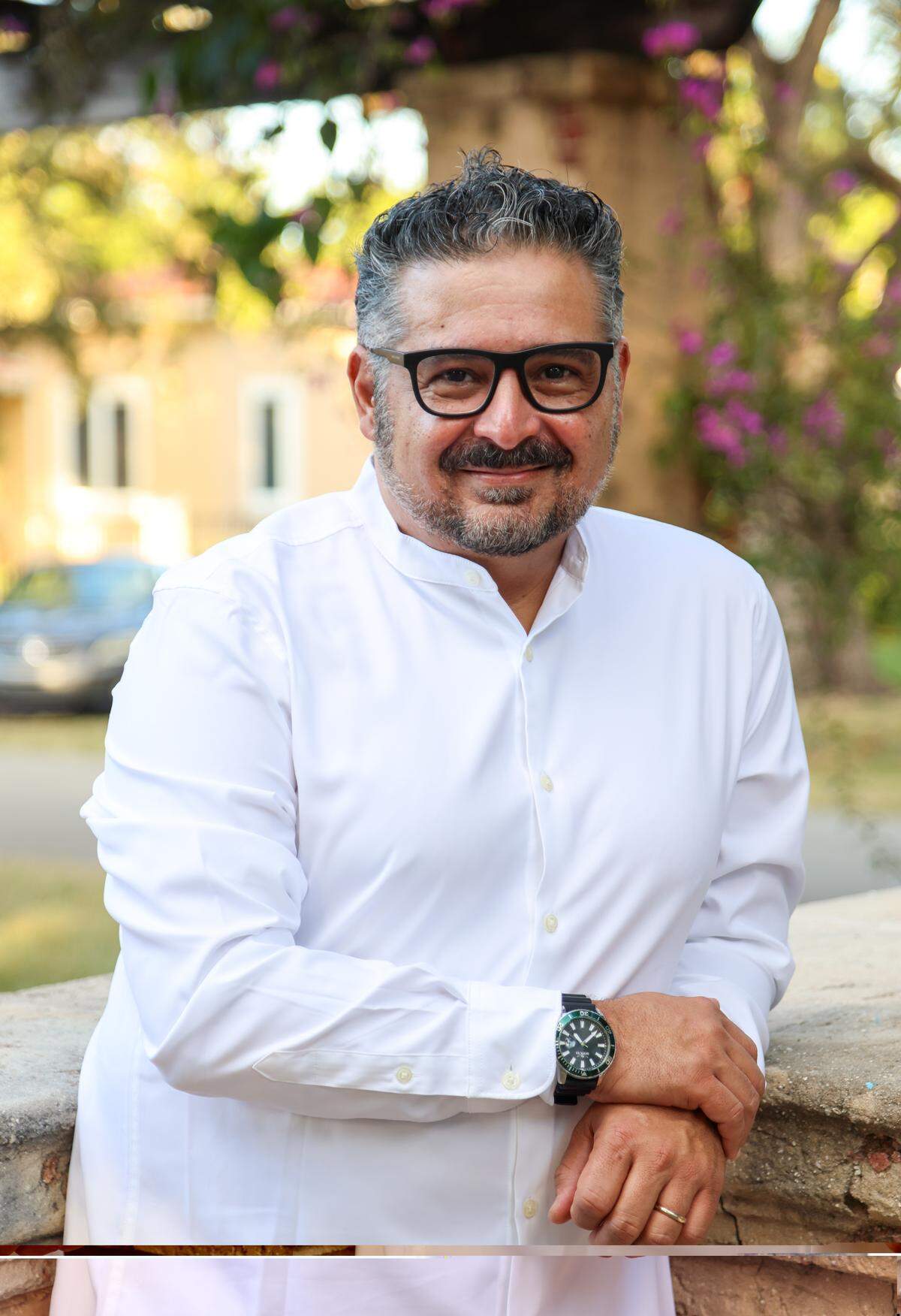 Carlos Silva cursó estudios musicales en el Conservatorio Superior de Música de Caracas y en el Conservatorio de la Ciudad de Viena. 