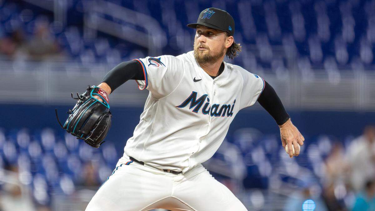 El abridor de los Marlins Braxton Garrett lanza en el primer inning del partido ante los Bravos de Atlanta, celebrado el 19 de mayo de 2026 en Miami. 