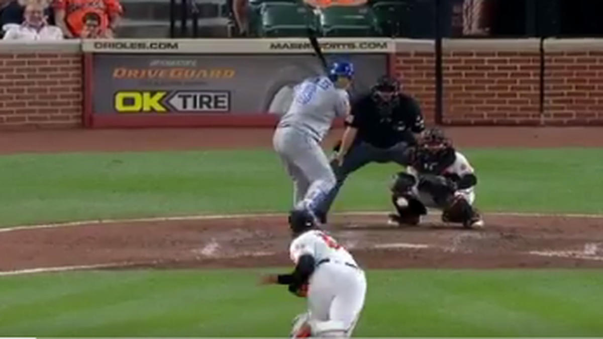 La racha de siete triunfos de los Orioles de Baltimore llegó a su fin bajo una serie de jonrones del cubano Kendrys Morales, quien disparó tres cuadrangulares e impuso una marca personal con siete carreras producidas para encaminar a los Azulejos de Toronto a un triunfo el jueves 11-8.