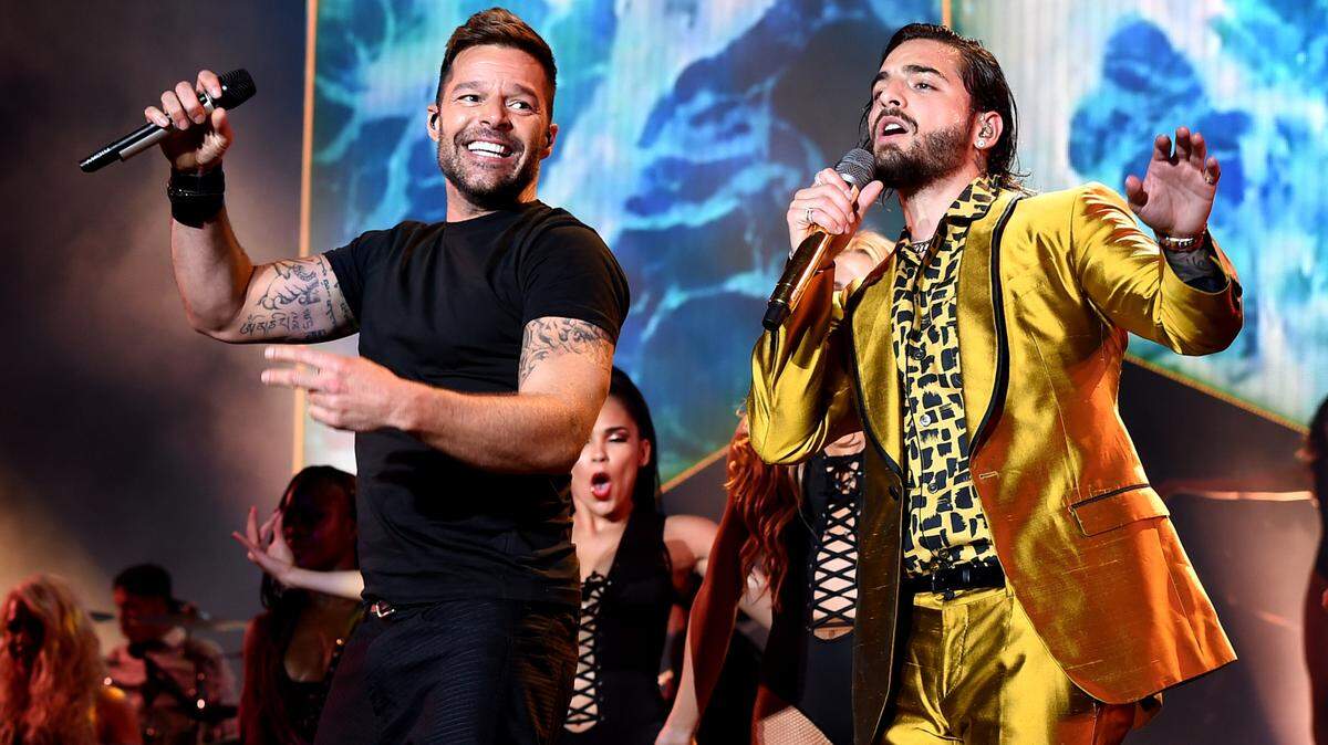 Ricky Martin y Maluma durante el concierto ‘F.A.M.E. Tour’ en Inglewood, California.